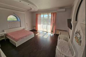 Дом 420м&sup2;, 3-этажный, участок 6 сот.  