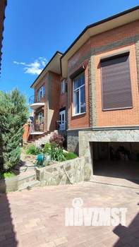 Дом 550м², 3-этажный, участок 6 сот.  