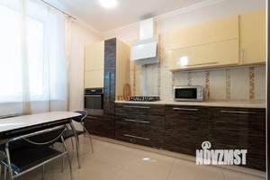 Дом 154м², 2-этажный, участок 4 сот.  