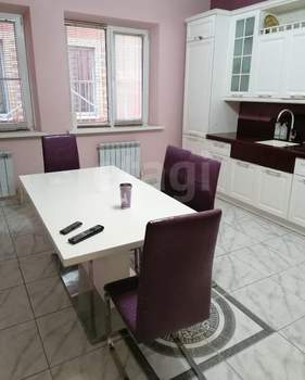 Дом 465м&sup2;, 2-этажный, участок 3 сот.  