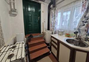 Дом 30м&sup2;, 3-этажный, участок 6 сот.  