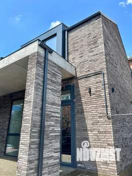 Дом 270м&sup2;, 2-этажный, участок 4 сот.  