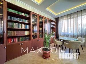 Дом 255м&sup2;, 4-этажный, участок 3 сот.  