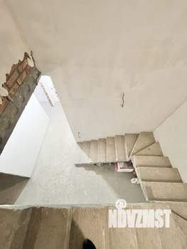 Дом 200м&sup2;, 2-этажный, участок 4 сот.  