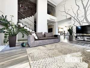 Дом 374м², 3-этажный, участок 7 сот.  