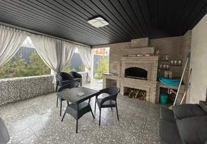 Дом 250м&sup2;, 3-этажный, участок 8 сот.  