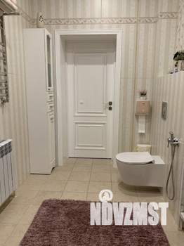 Дом 220м&sup2;, 2-этажный, участок 7 сот.  