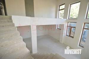 Дом 200м&sup2;, 2-этажный, участок 3 сот.  