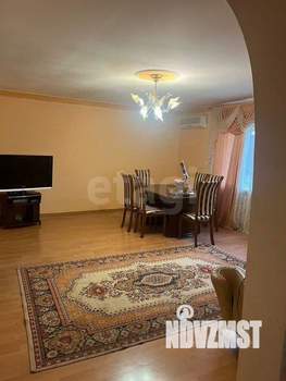 Дом 200м&sup2;, 2-этажный, участок 3 сот.  