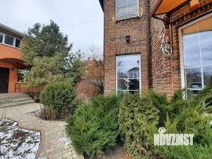 Дом 186м&sup2;, 3-этажный, участок 3 сот.  