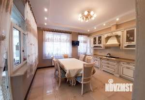 Дом 505м&sup2;, 2-этажный, участок 8 сот.  