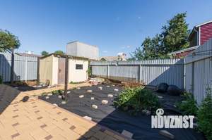 Дом 120м&sup2;, 2-этажный, участок 3 сот.  