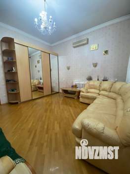 Дом 295м&sup2;, 2-этажный, участок 3 сот.  