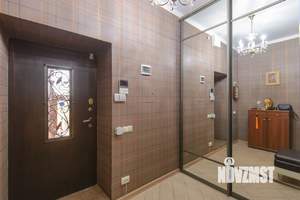 Дом 285м², 2-этажный, участок 3 сот.  
