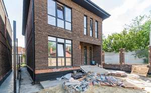 Дом 220м&sup2;, 2-этажный, участок 3 сот.  