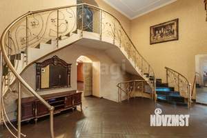 Дом 401м&sup2;, 3-этажный, участок 6 сот.  