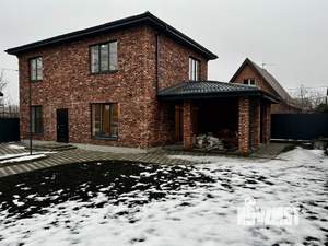 Дом 175м&sup2;, 2-этажный, участок 4 сот.  