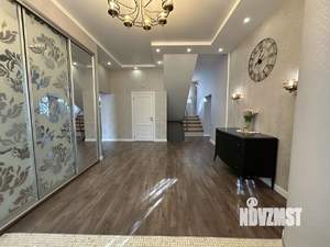 Дом 230м&sup2;, 3-этажный, участок 6 сот.  