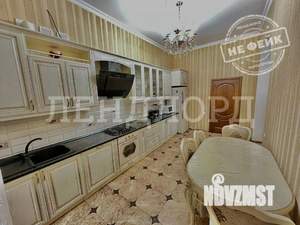 Дом 200м&sup2;, 3-этажный, участок 4 сот.  