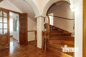 Дом 565м², 3-этажный, участок 2 сот.  