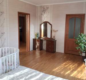 Дом 180м&sup2;, 2-этажный, участок 7 сот.  