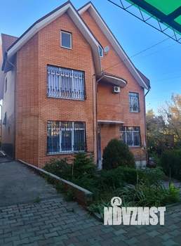 Дом 450м², 3-этажный, участок 10 сот.  