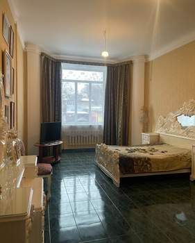 Дом 335м&sup2;, 2-этажный, участок 4 сот.  