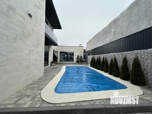 Дом 250м&sup2;, 3-этажный, участок 8 сот.  