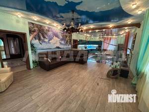 Дом 310м&sup2;, 2-этажный, участок 3 сот.  