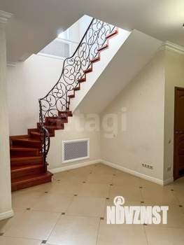 Дом 264м&sup2;, 2-этажный, участок 3 сот.  