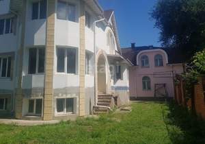 Дом 575м&sup2;, 2-этажный, участок 8 сот.  