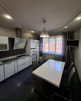 Дом 268м², 2-этажный, участок 3 сот.  