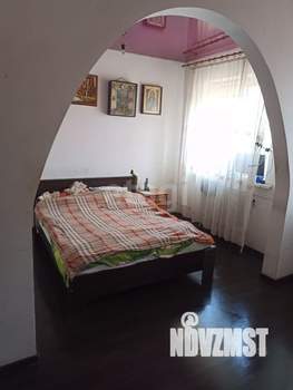 Дом 178м&sup2;, 2-этажный, участок 4 сот.  