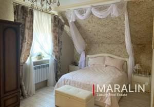 Дом 220м², 2-этажный, участок 0 сот.  