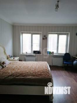 Дом 465м&sup2;, 2-этажный, участок 3 сот.  