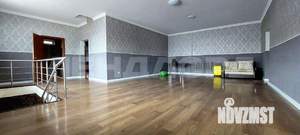 Дом 220м&sup2;, 2-этажный, участок 4 сот.  