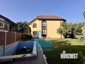 Дом 220м&sup2;, 2-этажный, участок 7 сот.  