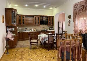 Дом 350м², 2-этажный, участок 7 сот.  