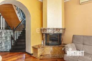 Дом 250м², 4-этажный, участок 4 сот.  