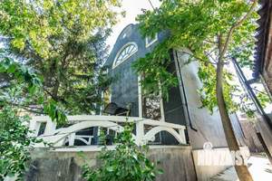 Дом 401м&sup2;, 3-этажный, участок 6 сот.  