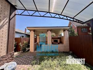 Дом 320м&sup2;, 2-этажный, участок 4 сот.  