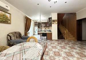 Дом 385м&sup2;, 4-этажный, участок 7 сот.  