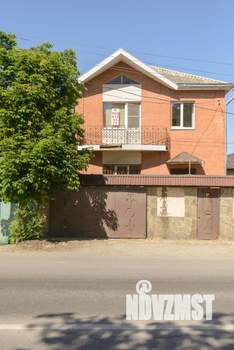 Дом 176м², 2-этажный, участок 1 сот.  