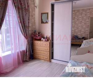 Дом 100м&sup2;, 2-этажный, участок 3 сот.  