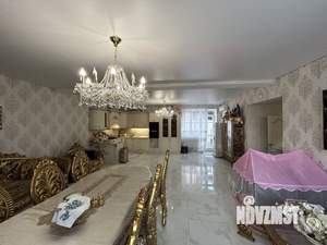 Дом 202м&sup2;, 2-этажный, участок 5 сот.  