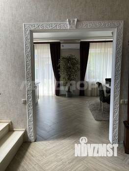 Дом 130м&sup2;, 2-этажный, участок 3 сот.  