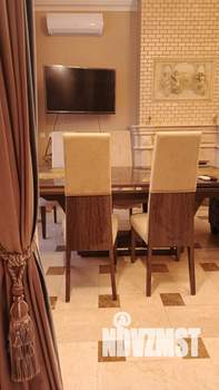 Дом 227м&sup2;, 3-этажный, участок 3 сот.  