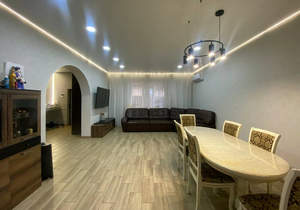 Дом 186м&sup2;, 2-этажный, участок 4 сот.  