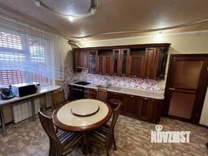Дом 181м², 2-этажный, участок 6 сот.  