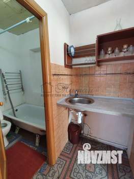 Дом 30м&sup2;, 2-этажный, участок 5 сот.  